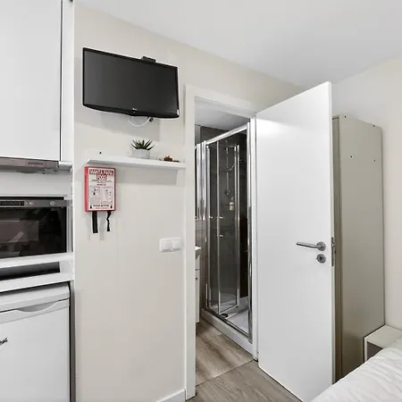 Minimalist In Apartman *